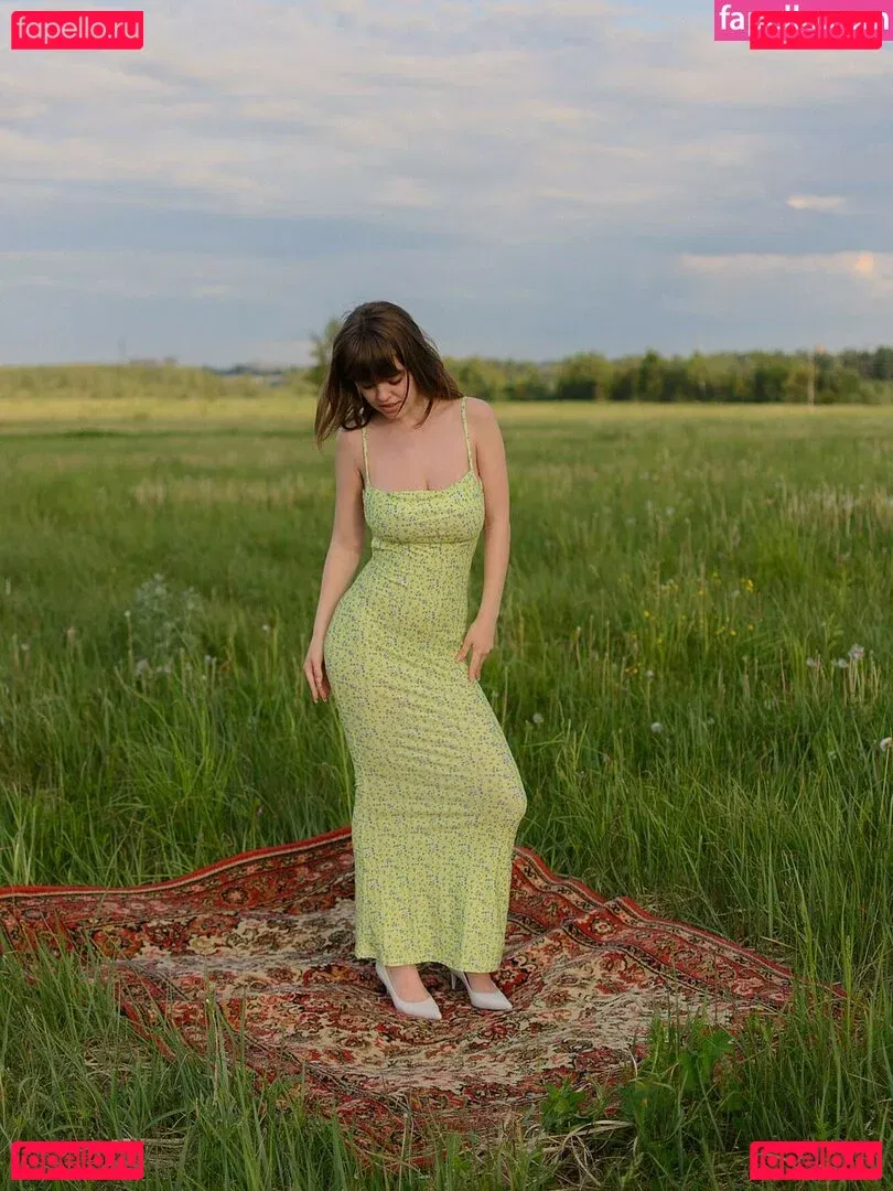 Daria Aref Onlyfans Photo Gallery 