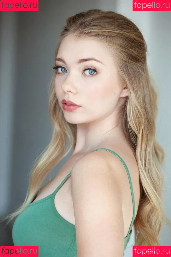 Emilia McCarthy Onlyfans Photo Gallery 