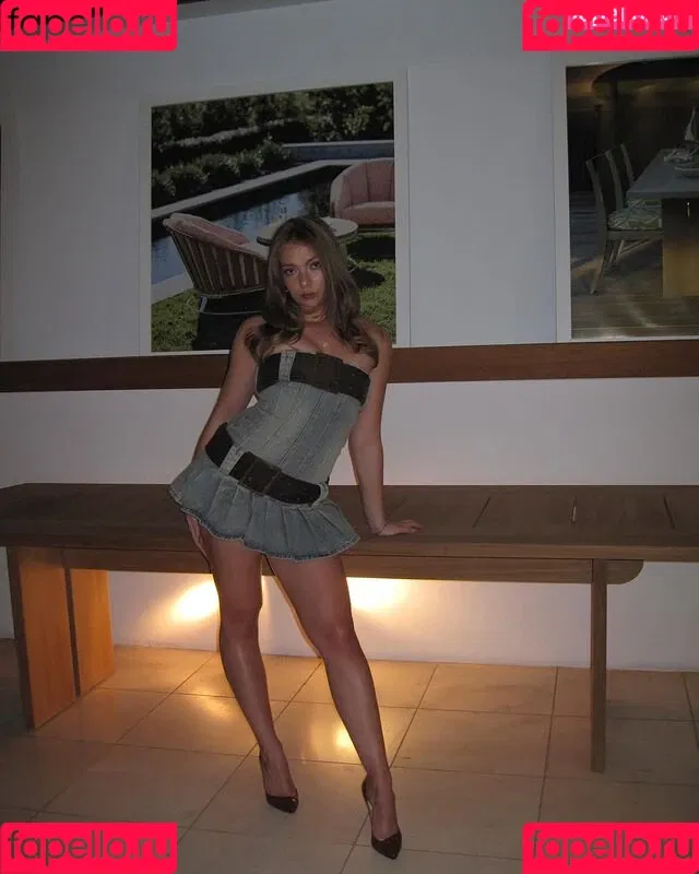 Emilia McCarthy Onlyfans Photo Gallery 