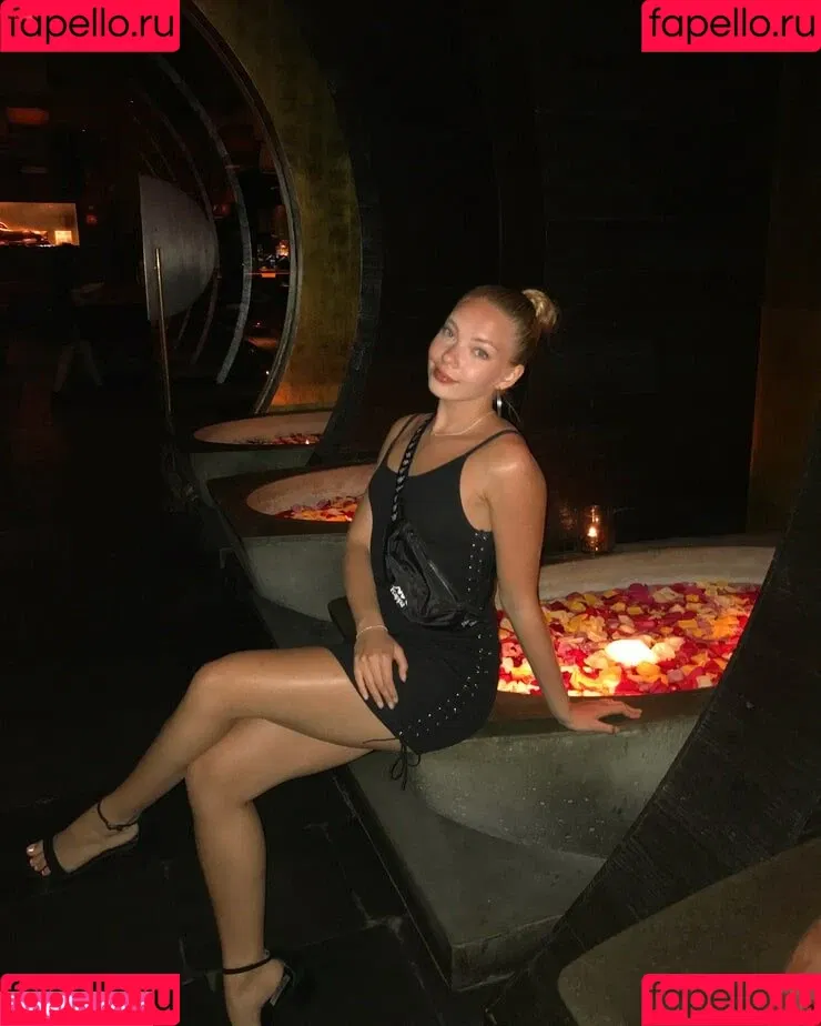 Emilia McCarthy Onlyfans Photo Gallery 