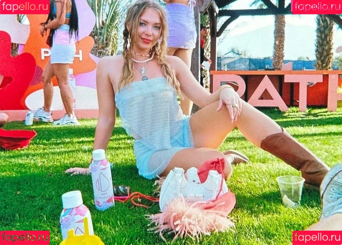 Emilia McCarthy Onlyfans Photo Gallery 