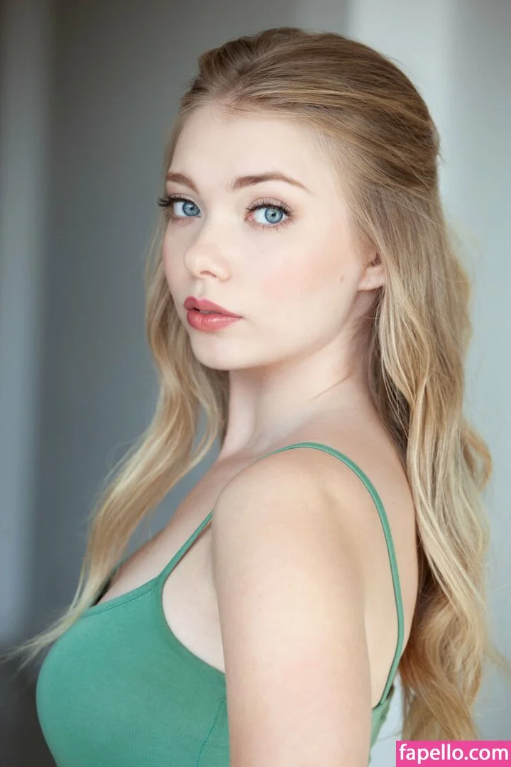 Emilia McCarthy Onlyfans Photo Gallery 