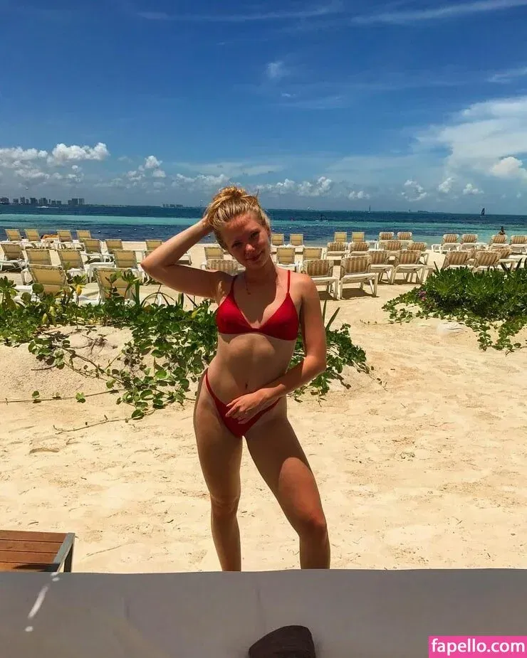 Emilia McCarthy Onlyfans Photo Gallery 