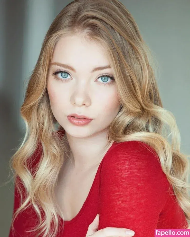 Emilia McCarthy Onlyfans Photo Gallery 