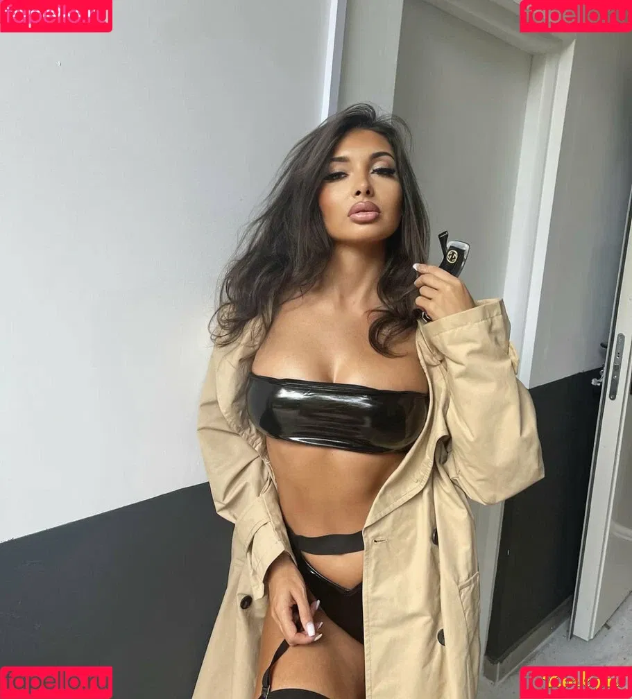 Adriannalinnaa Onlyfans Photo Gallery 