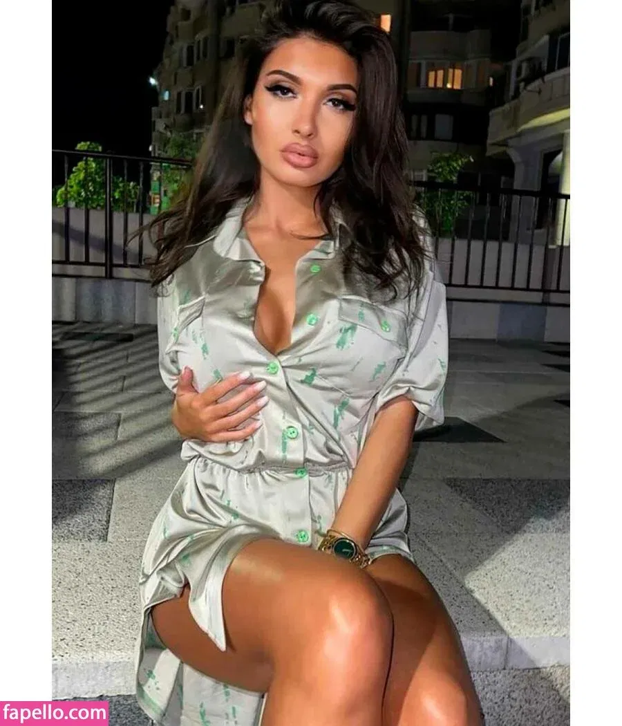 Adriannalinnaa Onlyfans Photo Gallery 