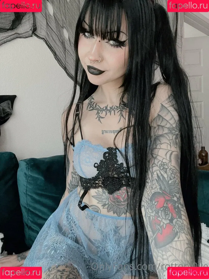 rottenl0ve Onlyfans Photo Gallery 