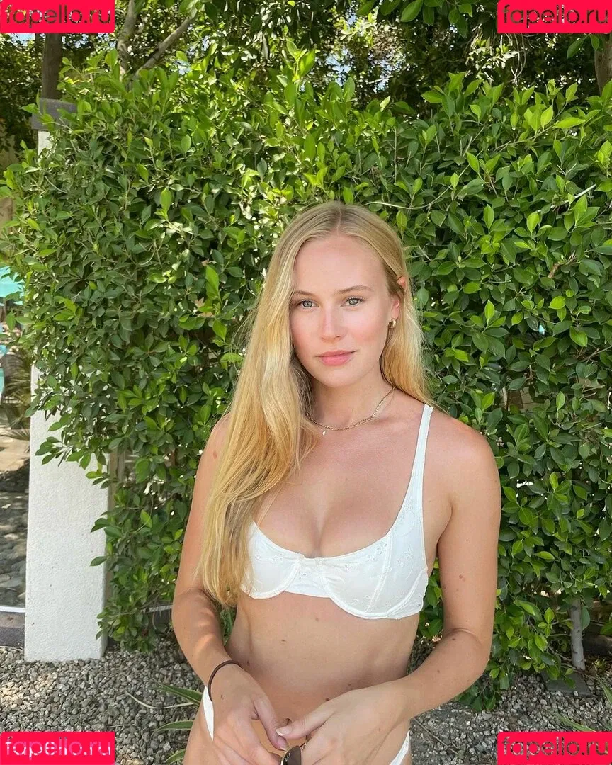 Danika Yarosh Onlyfans Photo Gallery 