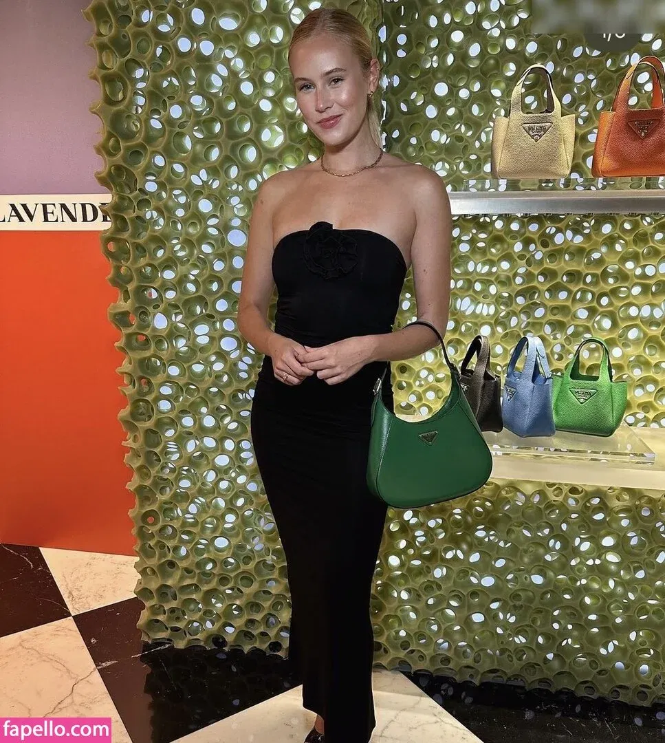 Danika Yarosh Onlyfans Photo Gallery 