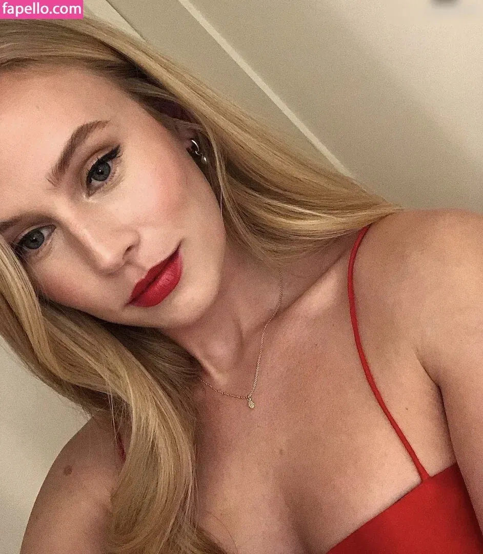 Danika Yarosh Onlyfans Photo Gallery 