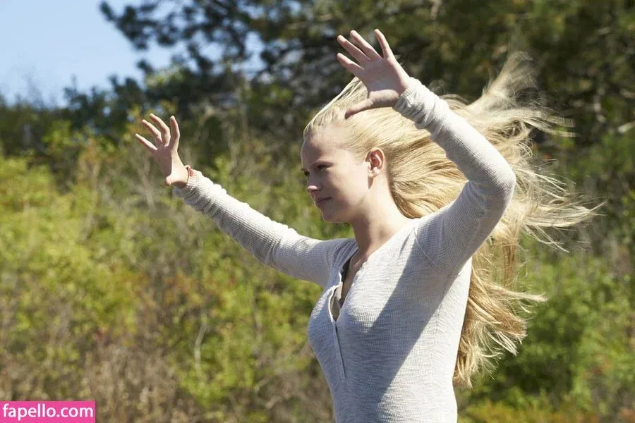 Danika Yarosh Onlyfans Photo Gallery 