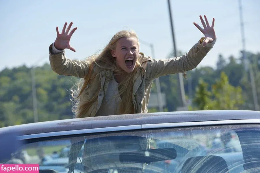 Danika Yarosh Onlyfans Photo Gallery 