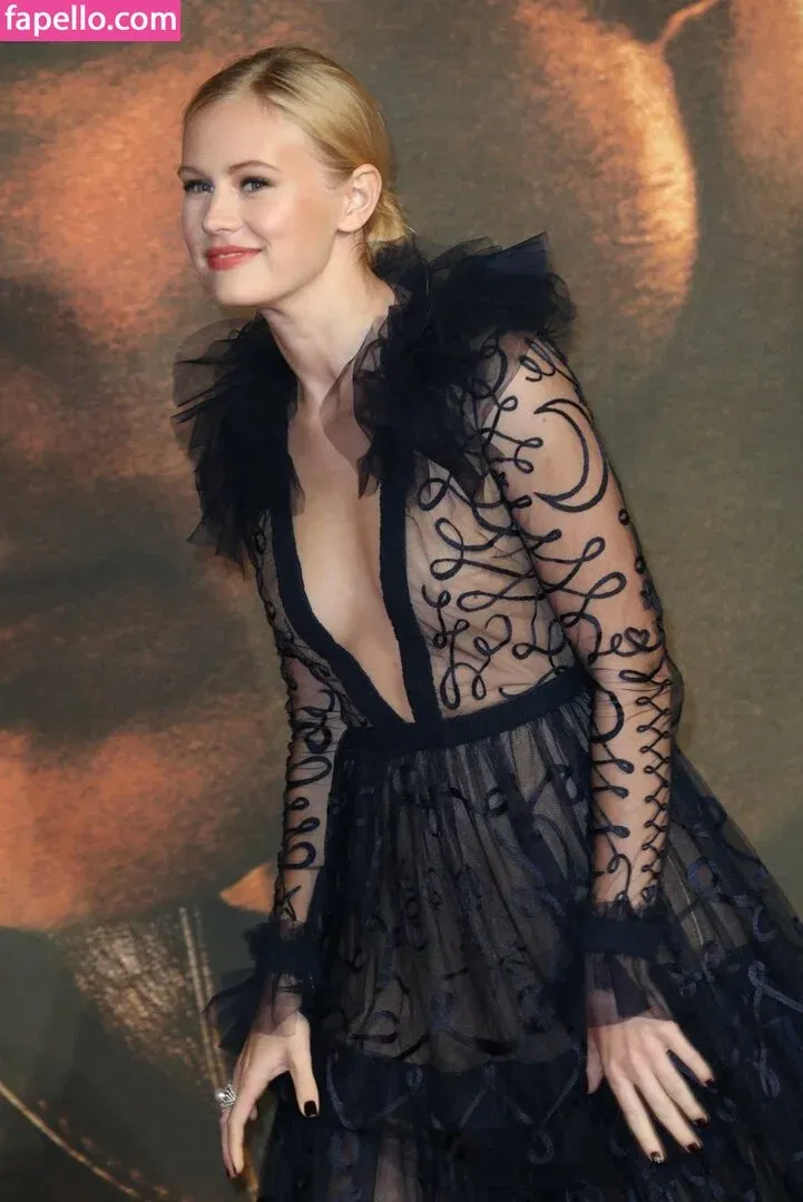 Danika Yarosh Onlyfans Photo Gallery 