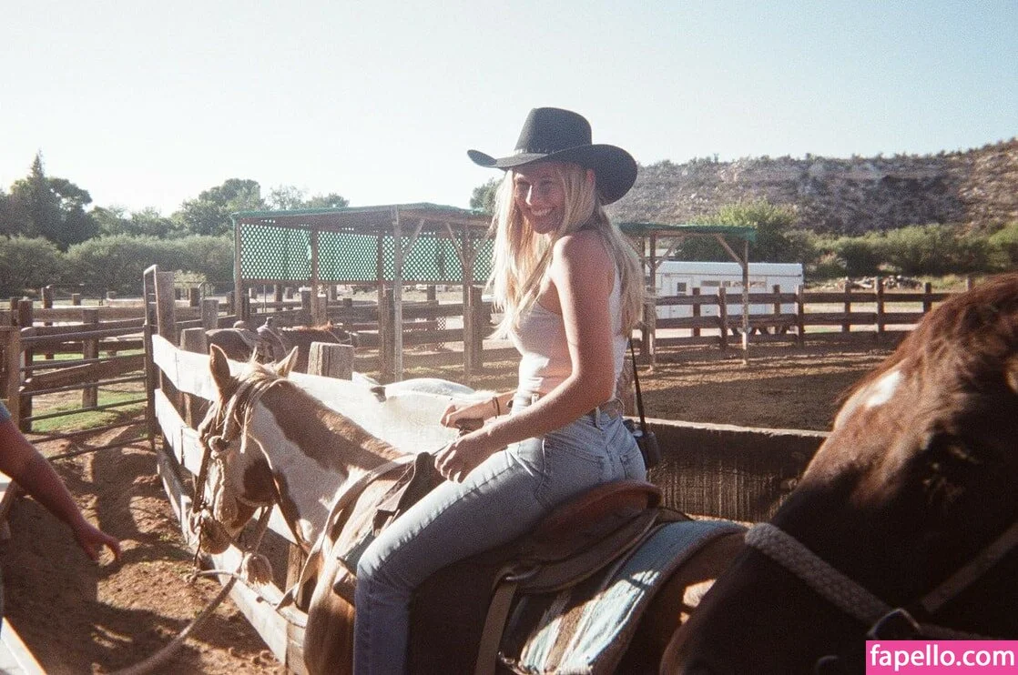 Danika Yarosh Onlyfans Photo Gallery 