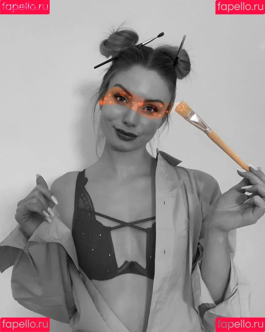 Kira Karambole Onlyfans Photo Gallery 