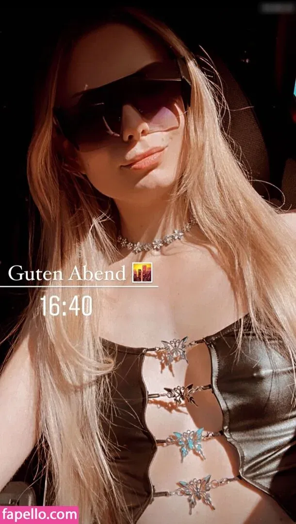 Kira Karambole Onlyfans Photo Gallery 