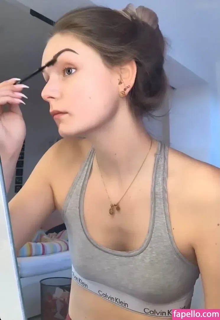 Kira Karambole Onlyfans Photo Gallery 