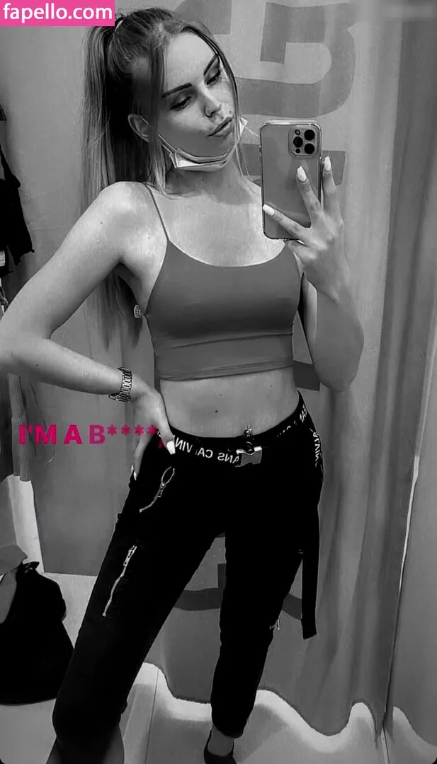 Kira Karambole Onlyfans Photo Gallery 