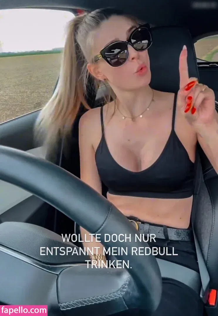 Kira Karambole Onlyfans Photo Gallery 