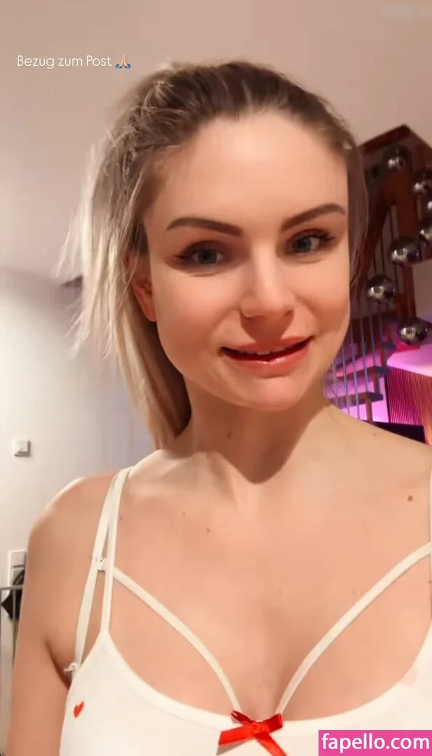 Kira Karambole Onlyfans Photo Gallery 