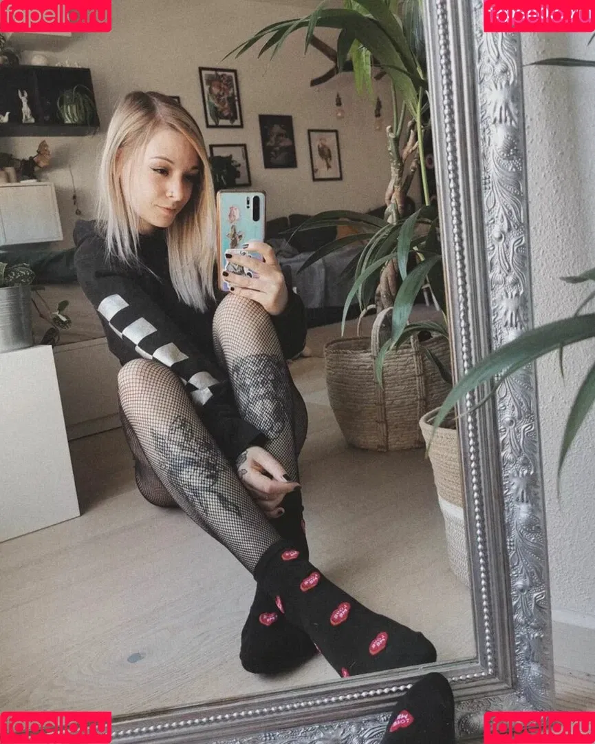 rainbowf0x Onlyfans Photo Gallery 