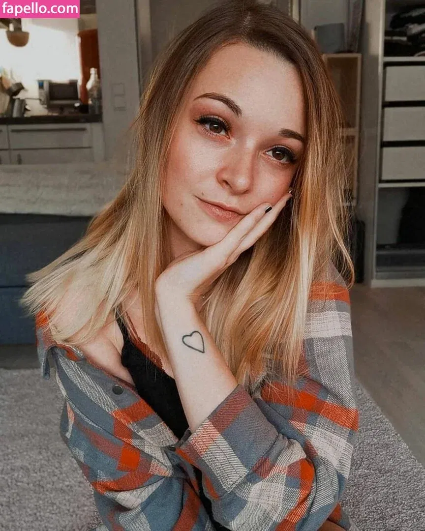 rainbowf0x Onlyfans Photo Gallery 