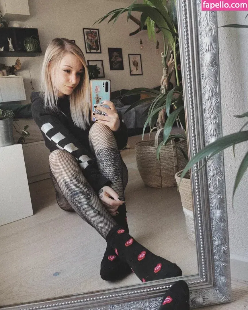 rainbowf0x Onlyfans Photo Gallery 