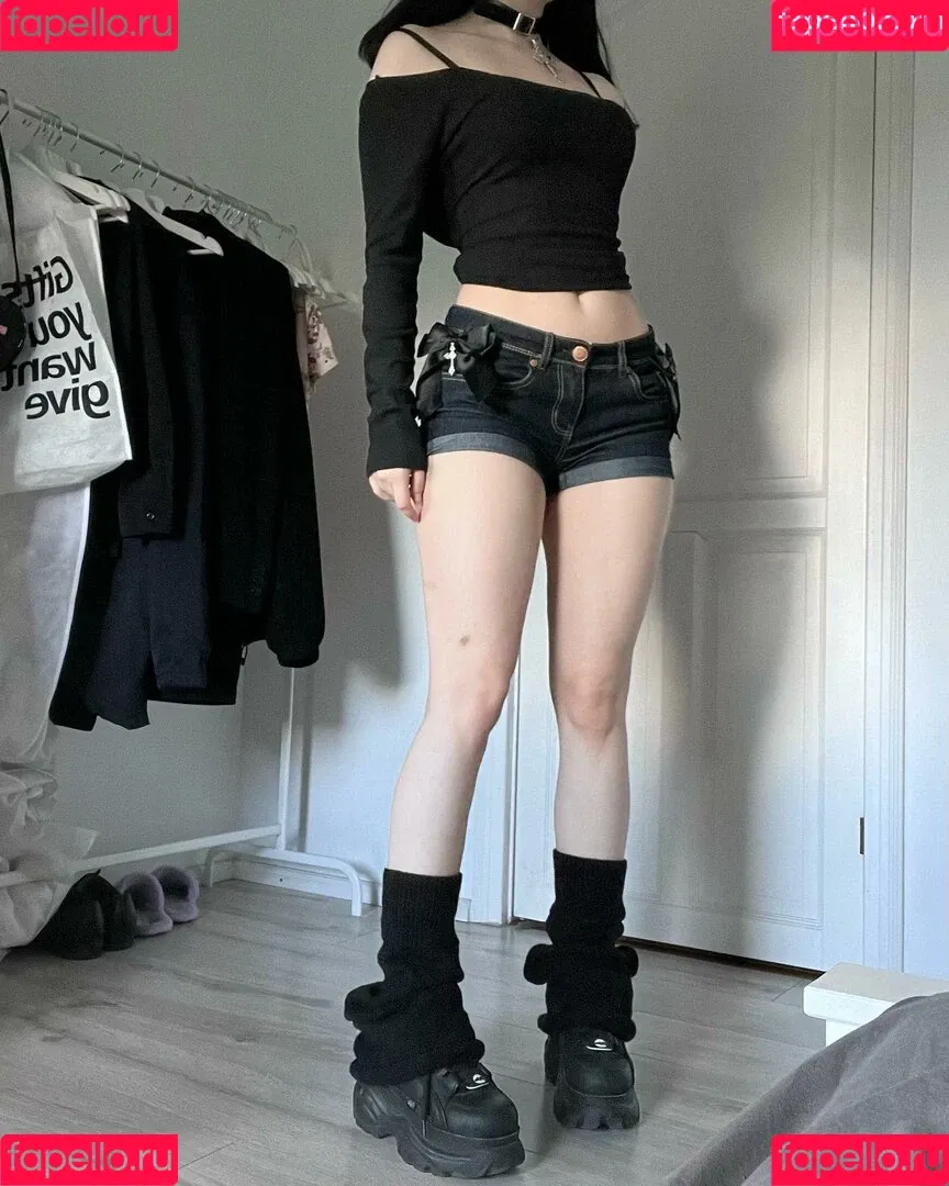mirukurum Onlyfans Photo Gallery 