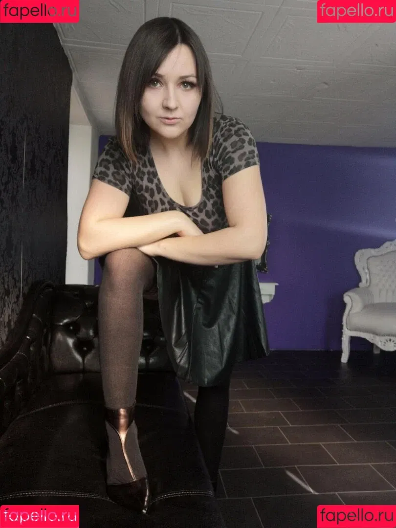 Beauty of Pain Onlyfans Photo Gallery 