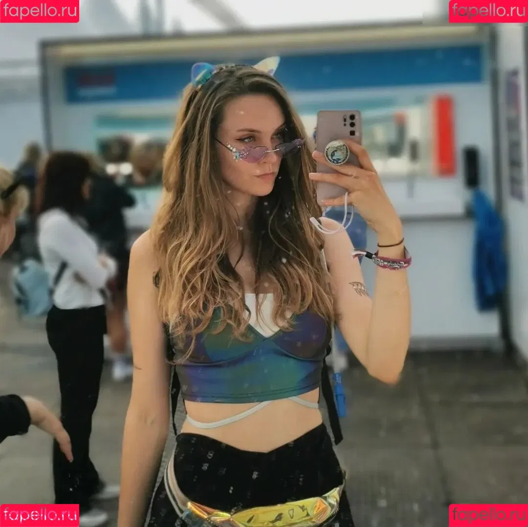 Lvcia / Hyrula Onlyfans Photo Gallery 