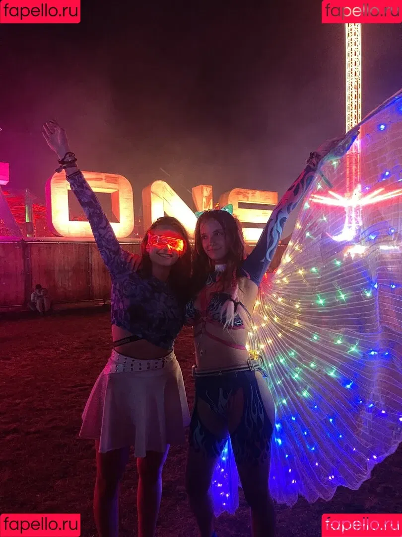 Lvcia / Hyrula Onlyfans Photo Gallery 
