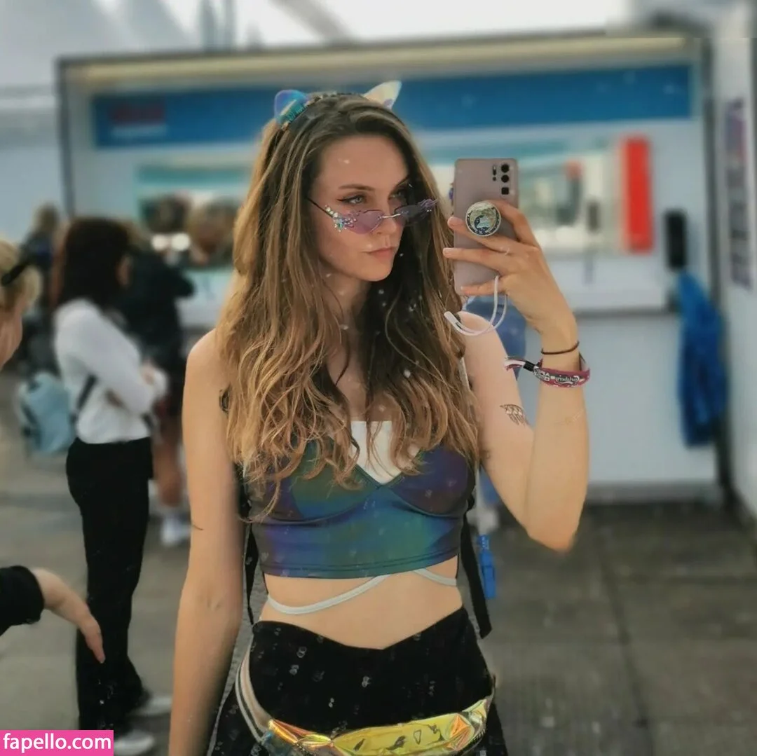 Lvcia / Hyrula Onlyfans Photo Gallery 