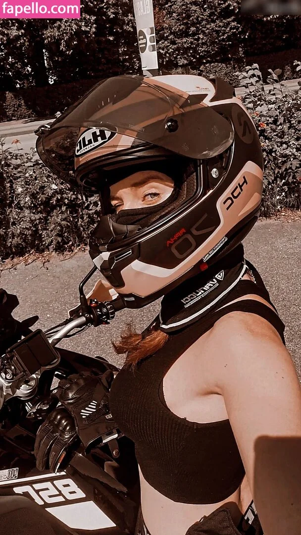 Lvcia / Hyrula Onlyfans Photo Gallery 