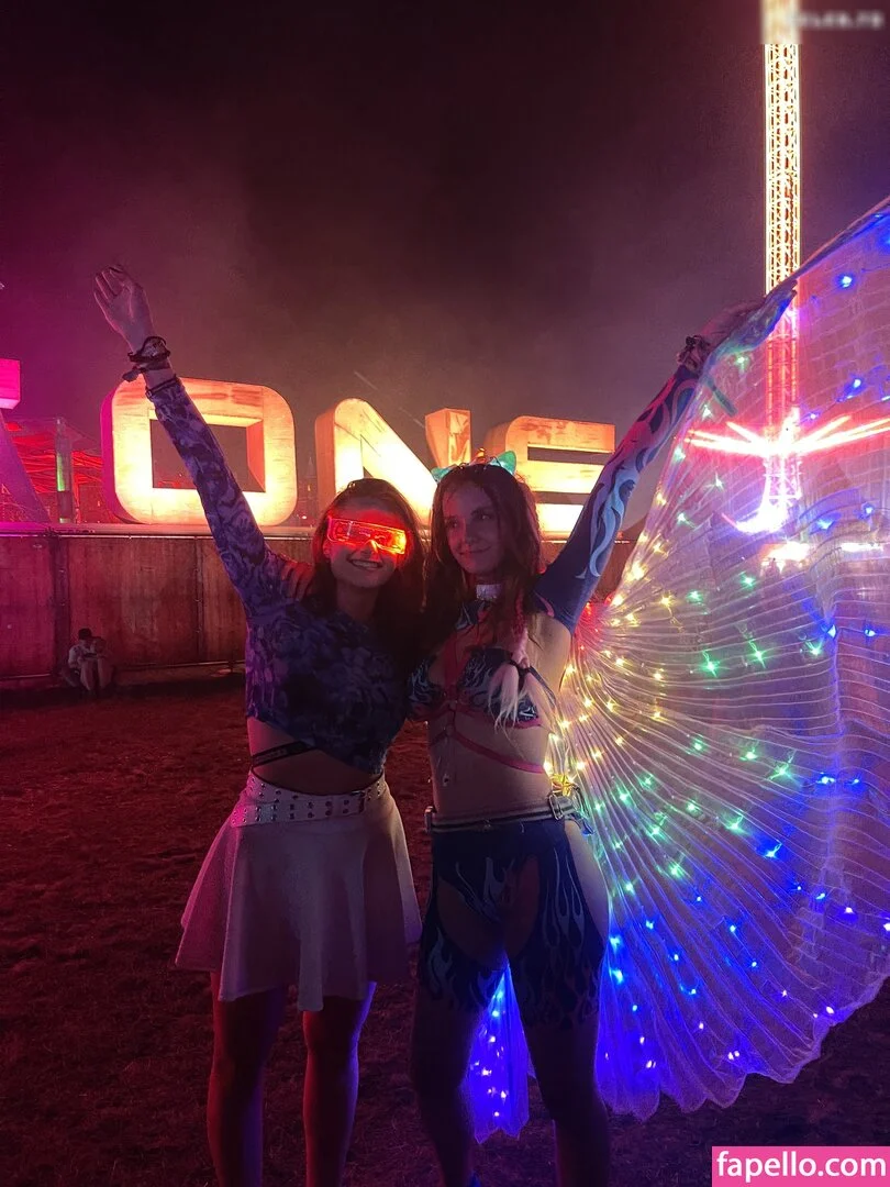 Lvcia / Hyrula Onlyfans Photo Gallery 