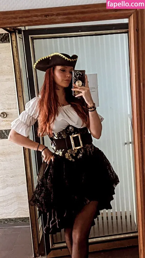 Lvcia / Hyrula Onlyfans Photo Gallery 