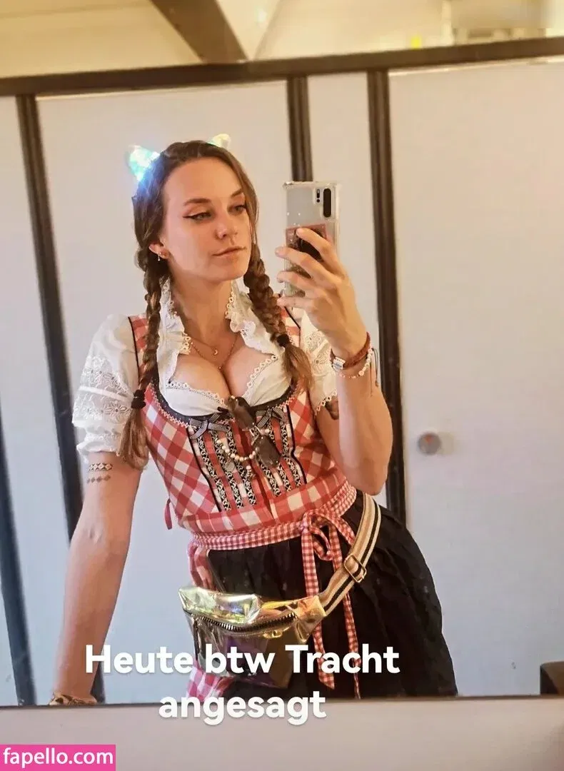 Lvcia / Hyrula Onlyfans Photo Gallery 