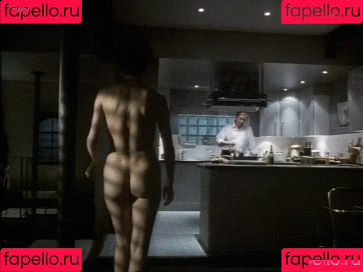 Sean Young Onlyfans Photo Gallery 