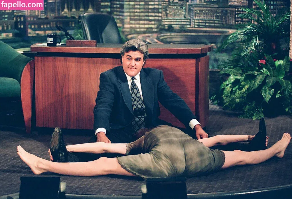 Sean Young Onlyfans Photo Gallery 