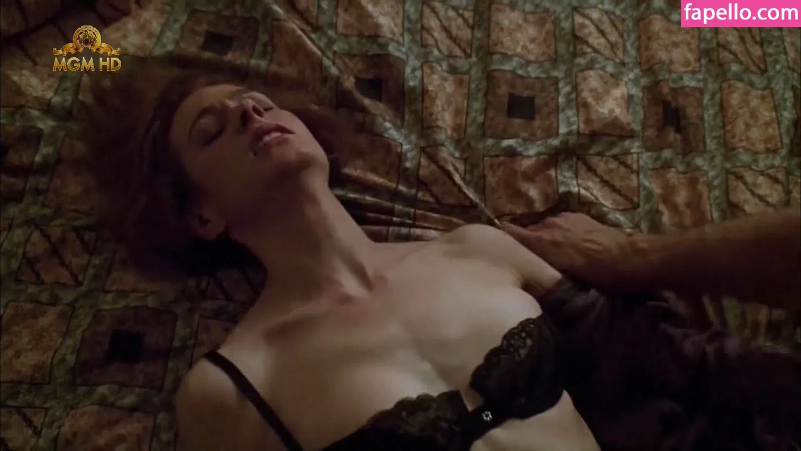 Sean Young Onlyfans Photo Gallery 