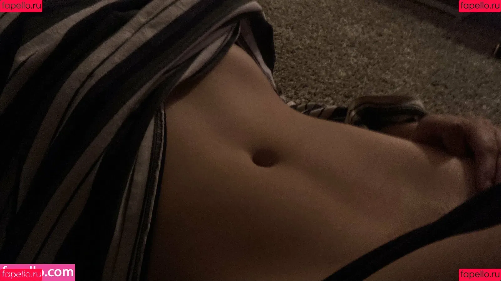 Belly Button Onlyfans Photo Gallery 