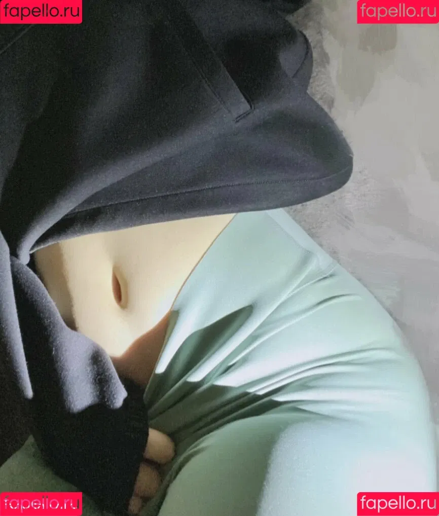 Belly Button Onlyfans Photo Gallery 