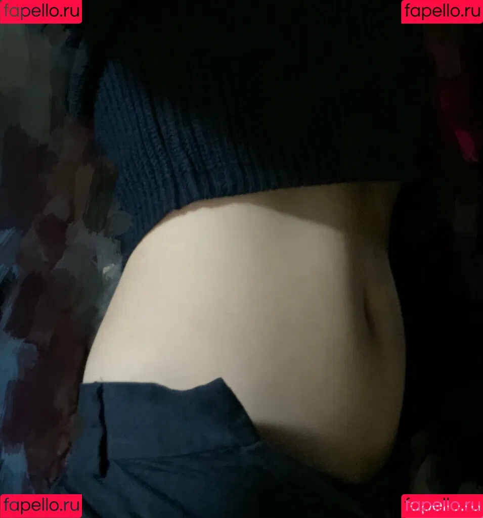 Belly Button Onlyfans Photo Gallery 