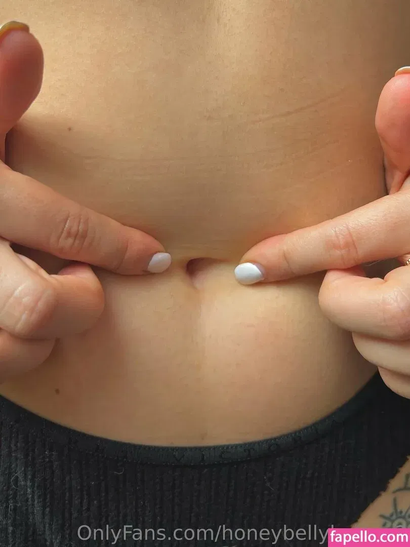 Belly Button Onlyfans Photo Gallery 