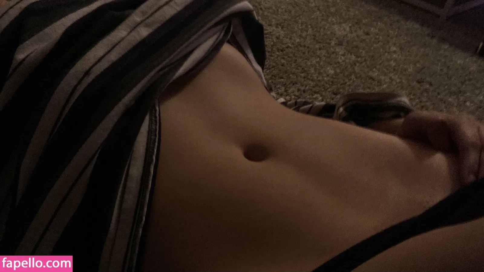 Belly Button Onlyfans Photo Gallery 