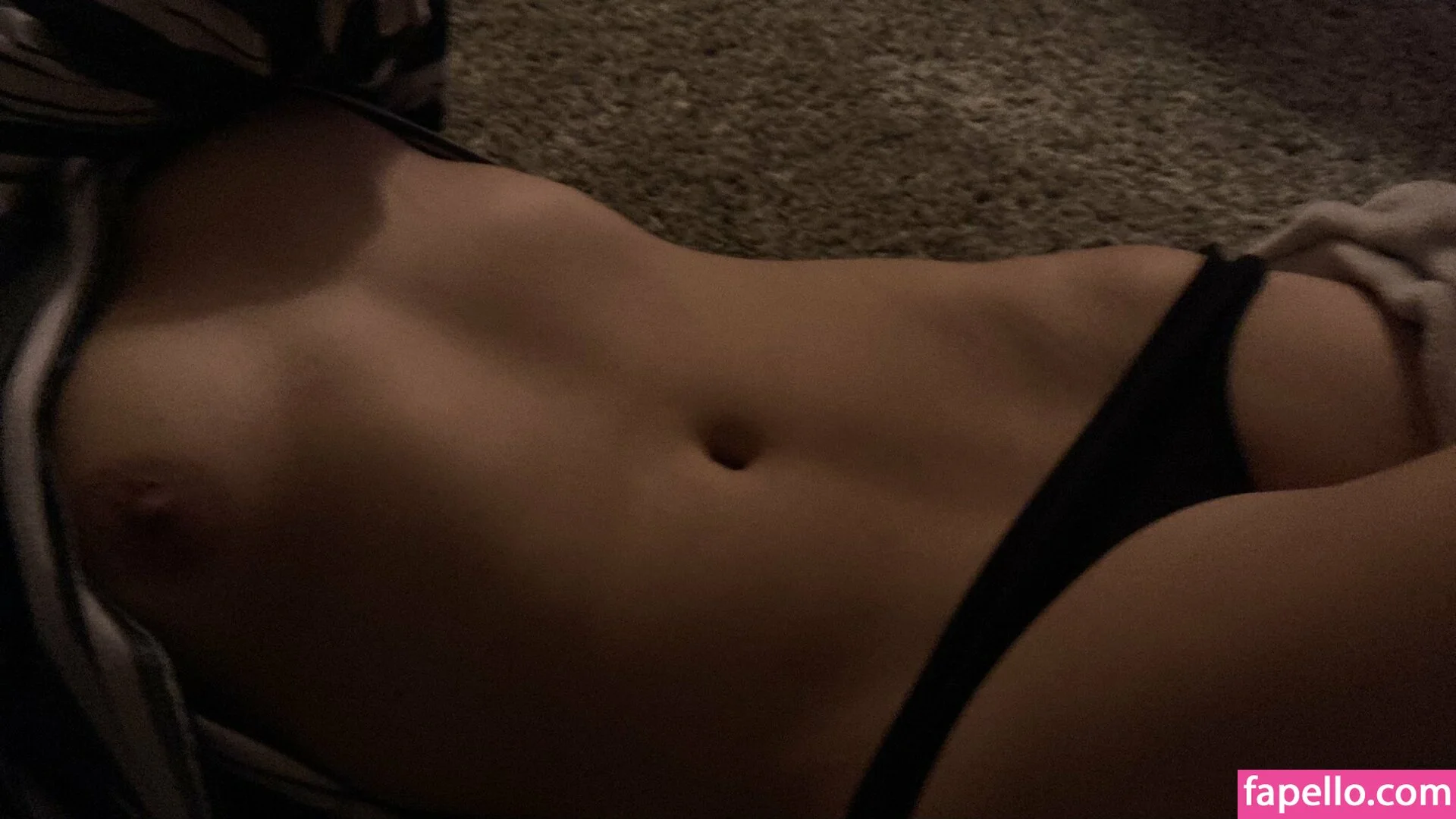 Belly Button Onlyfans Photo Gallery 