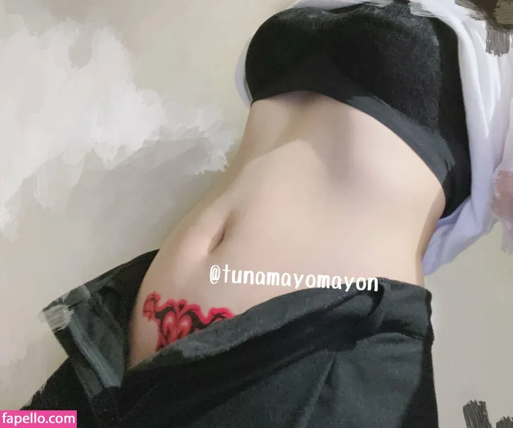 Belly Button Onlyfans Photo Gallery 