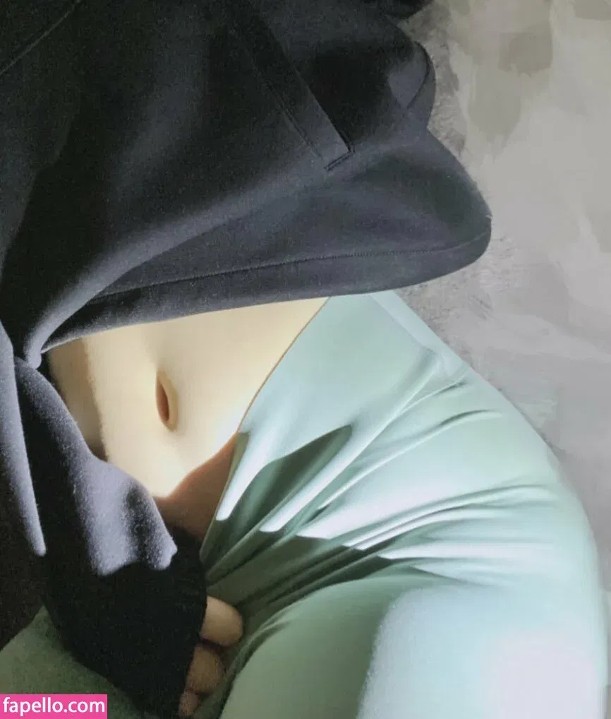 Belly Button Onlyfans Photo Gallery 