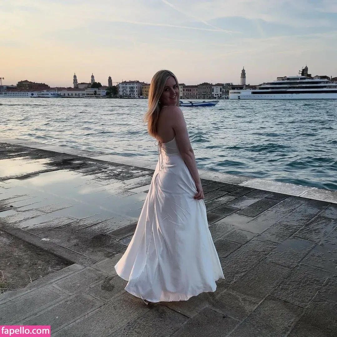 Suzy Lu Onlyfans Photo Gallery 