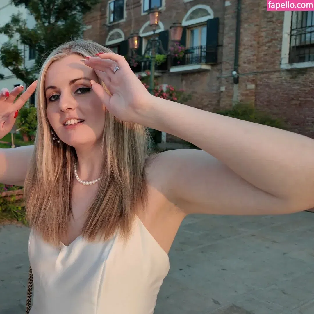 Suzy Lu Onlyfans Photo Gallery 