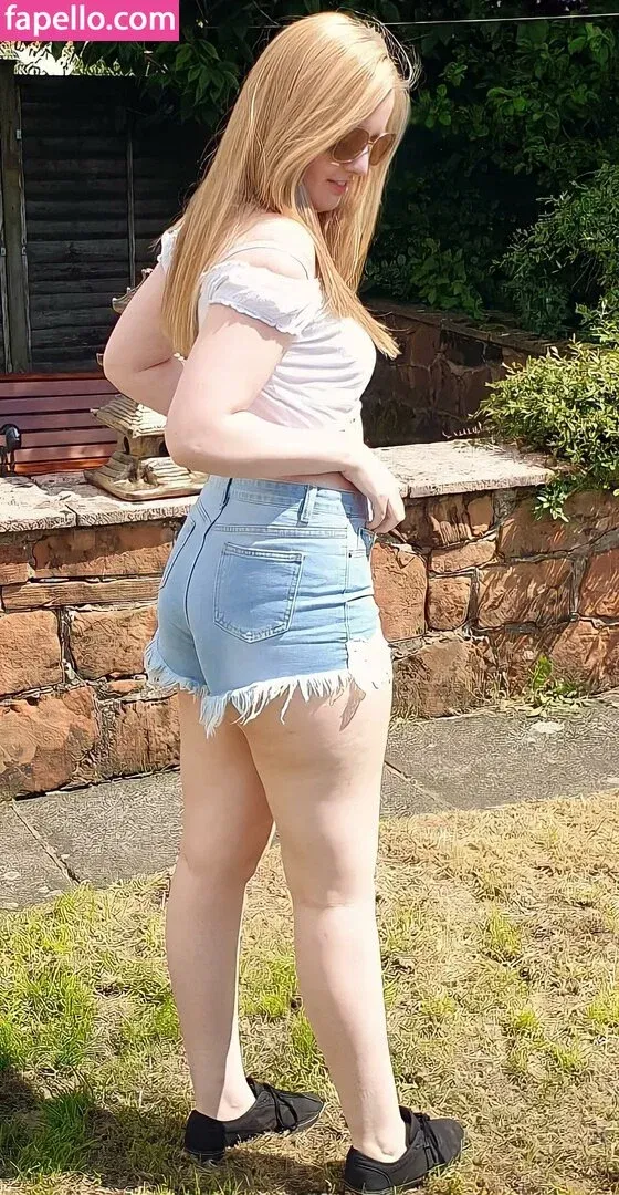 Suzy Lu Onlyfans Photo Gallery 